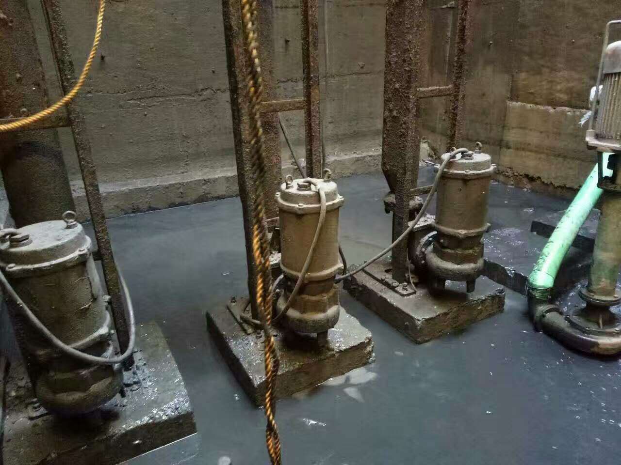 普安污水池清理