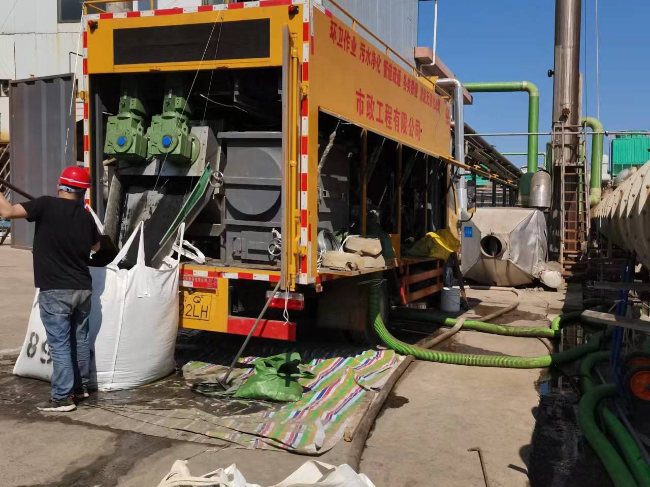 普安淤泥压干处理